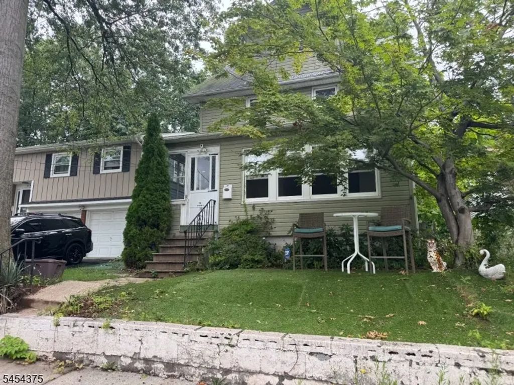 221 E 10th Ave, Roselle Boro