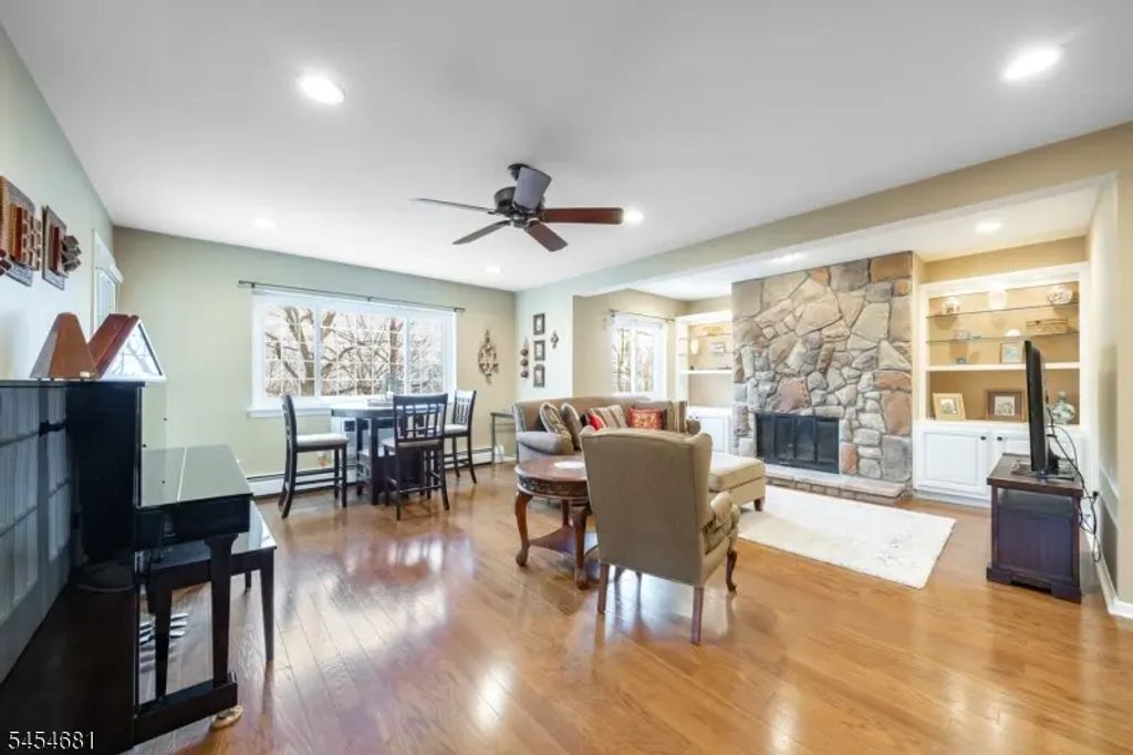 21d Foxwood Dr, Morris Plains Boro