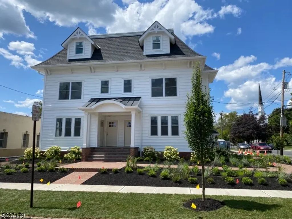 227 Lenox Ave, Westfield Town