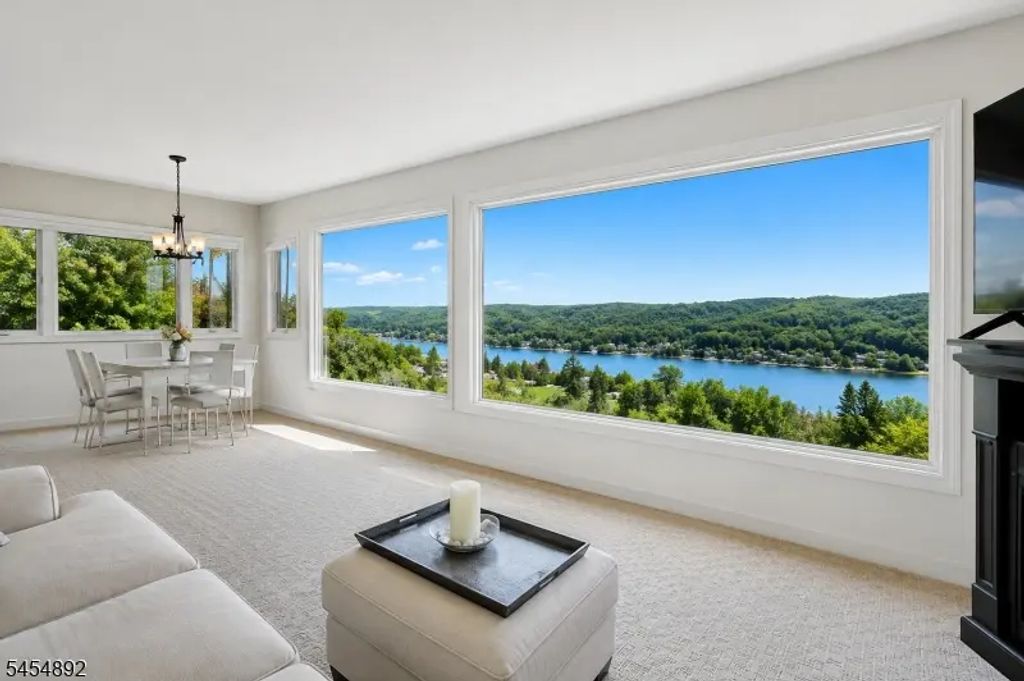 9 Golfview Ter, Sparta Twp.