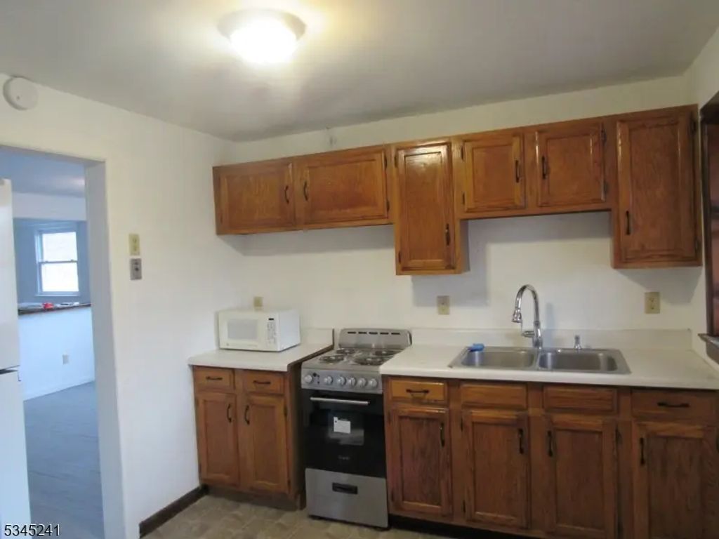 30 Frenchtown Rd, Milford Boro