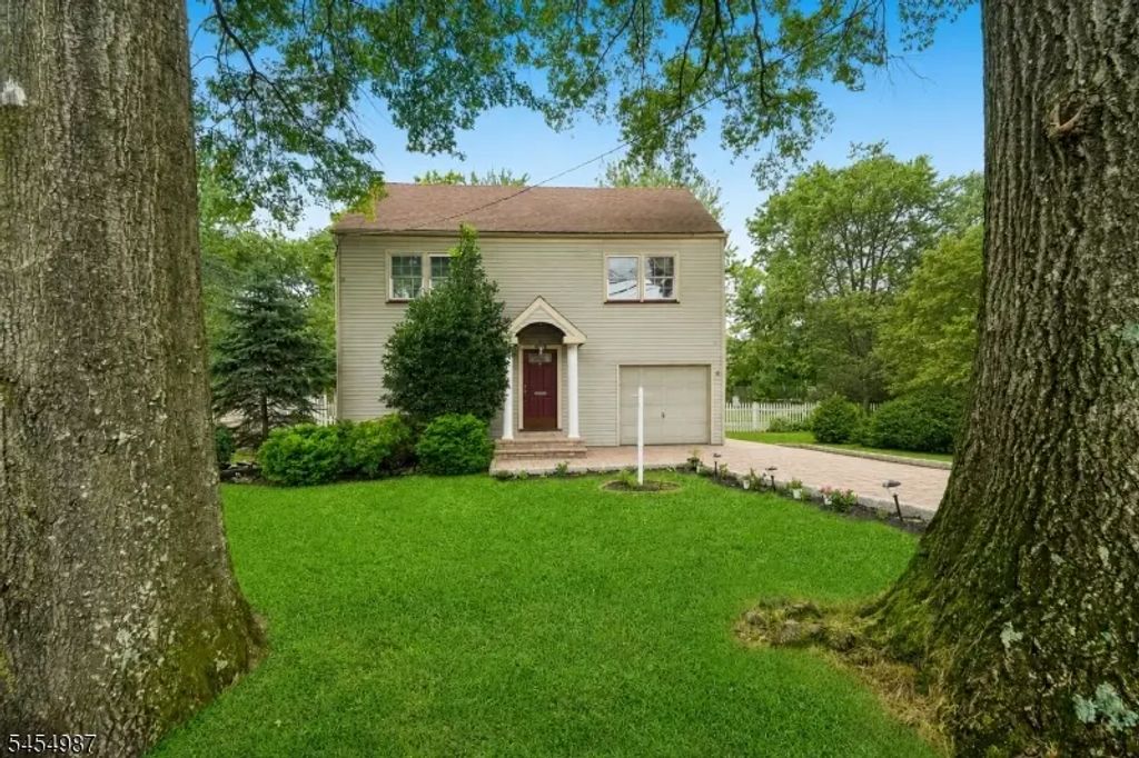 530 E Passaic Ave, Bloomfield Twp.