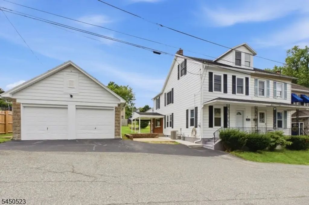 34 N Prospect St, Lopatcong Twp.
