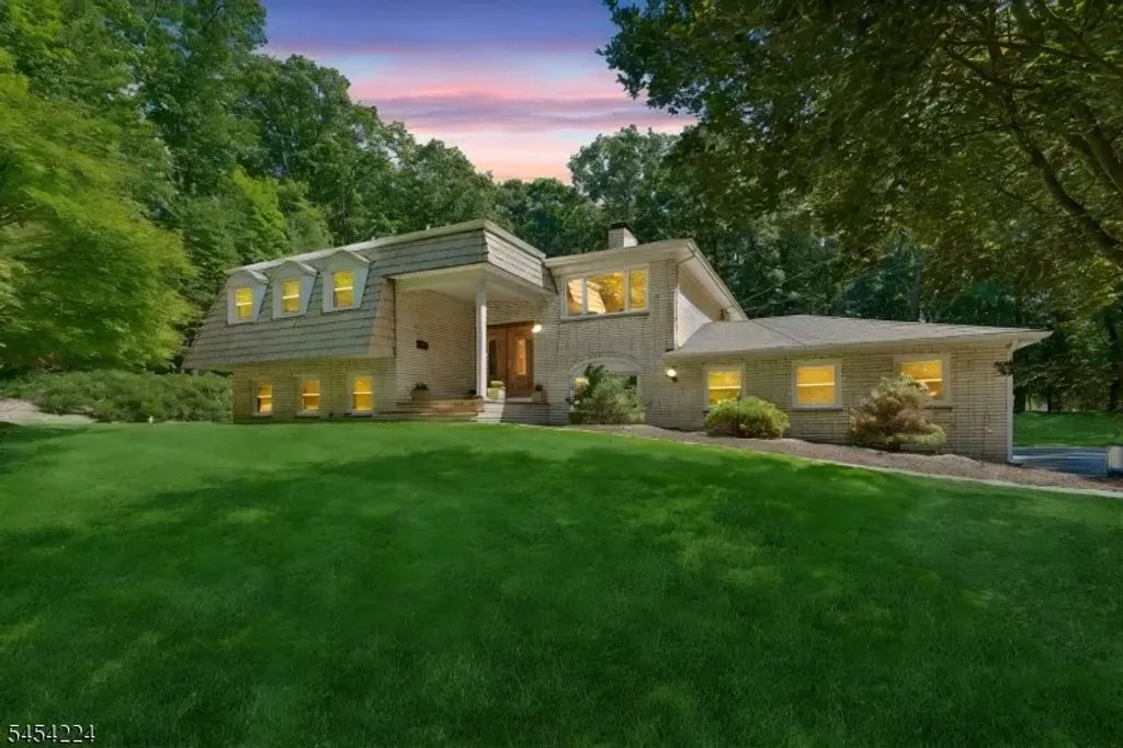 15 Sugar Hill Rd, Kinnelon Boro