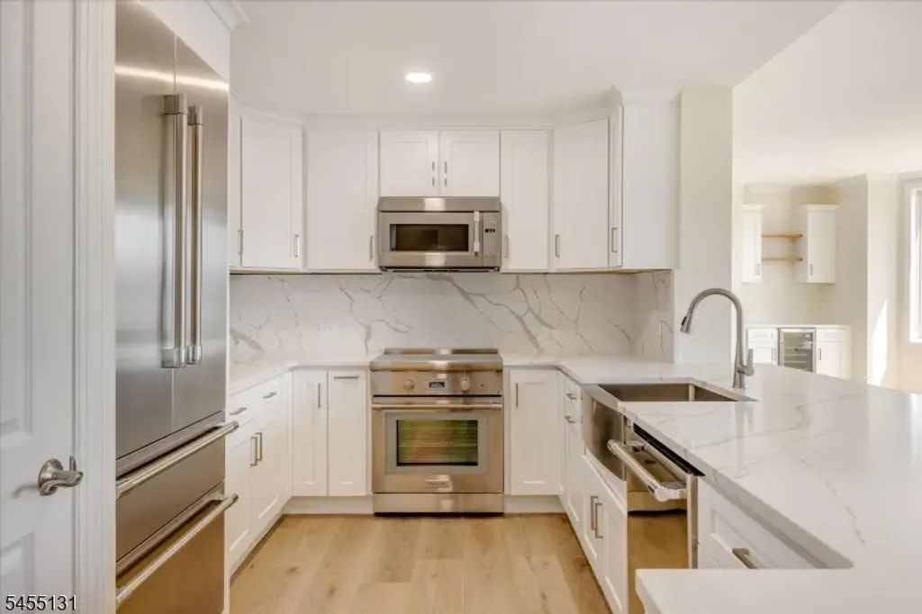 6315 City Pl, Edgewater Boro