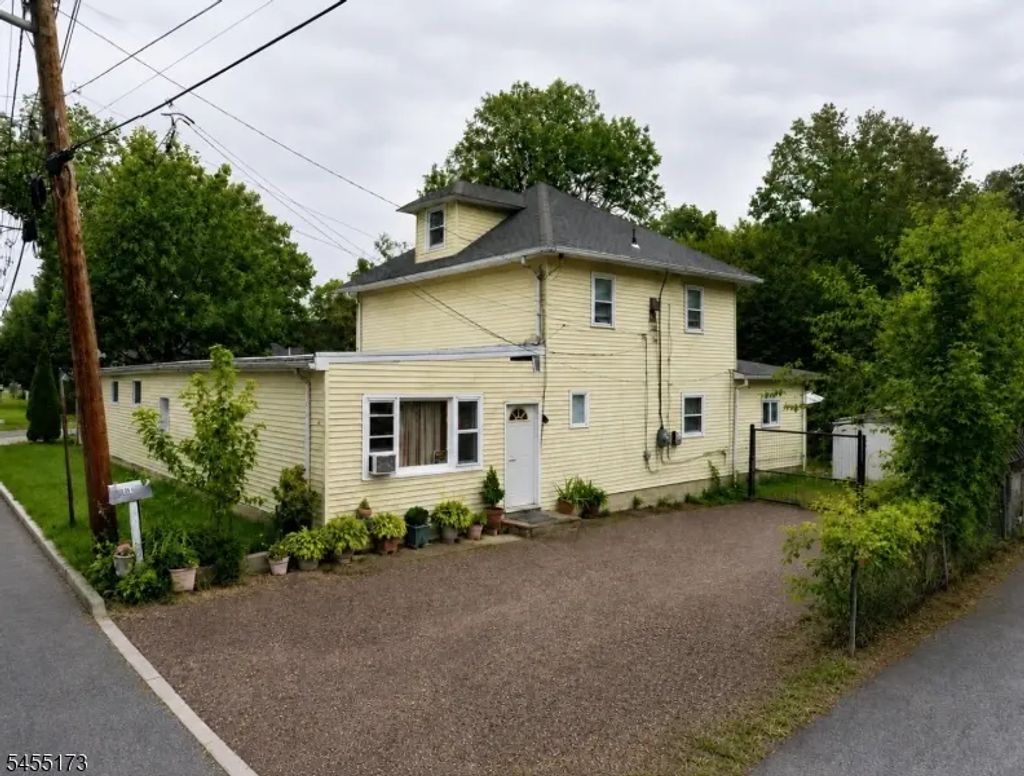 147 Meriline Ave, Lawrence Twp.