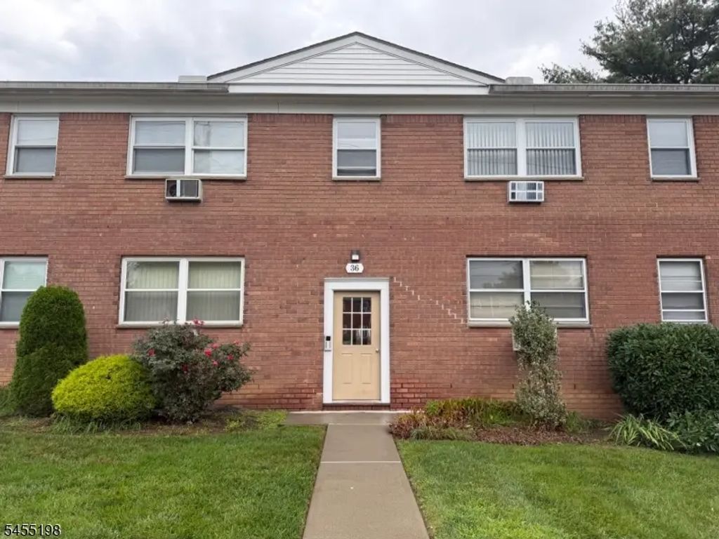 36 Knox Ter, Wayne Twp.