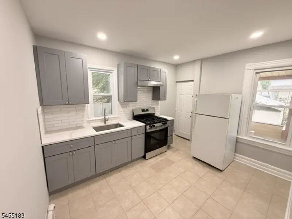 109 Berry St. 1st Flr., Dover Town