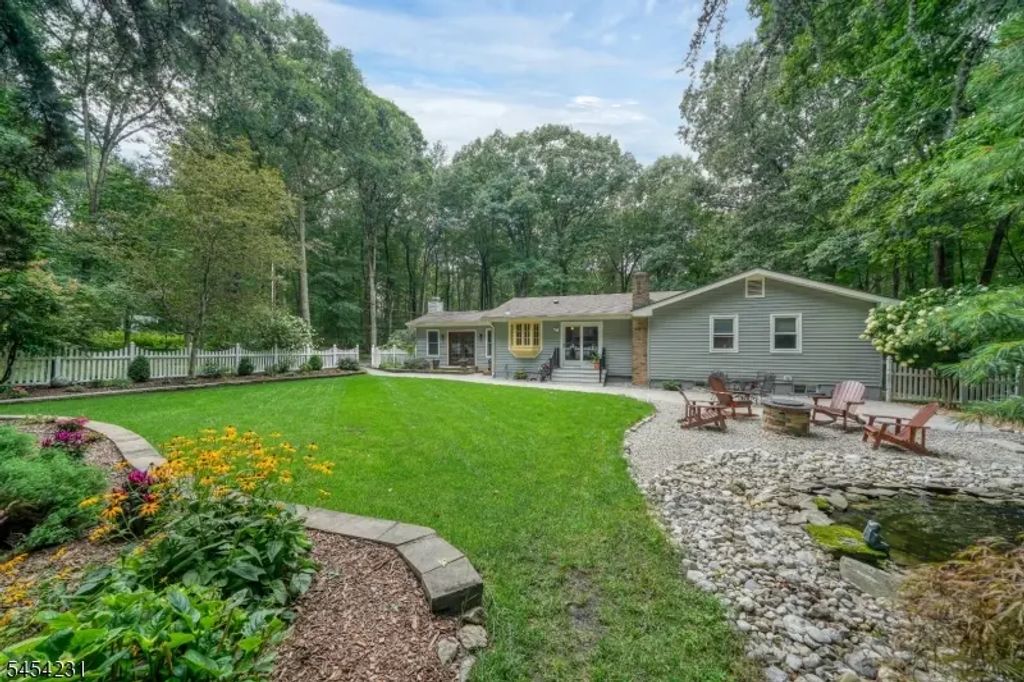 82 Kings Hwy, Washington Twp.