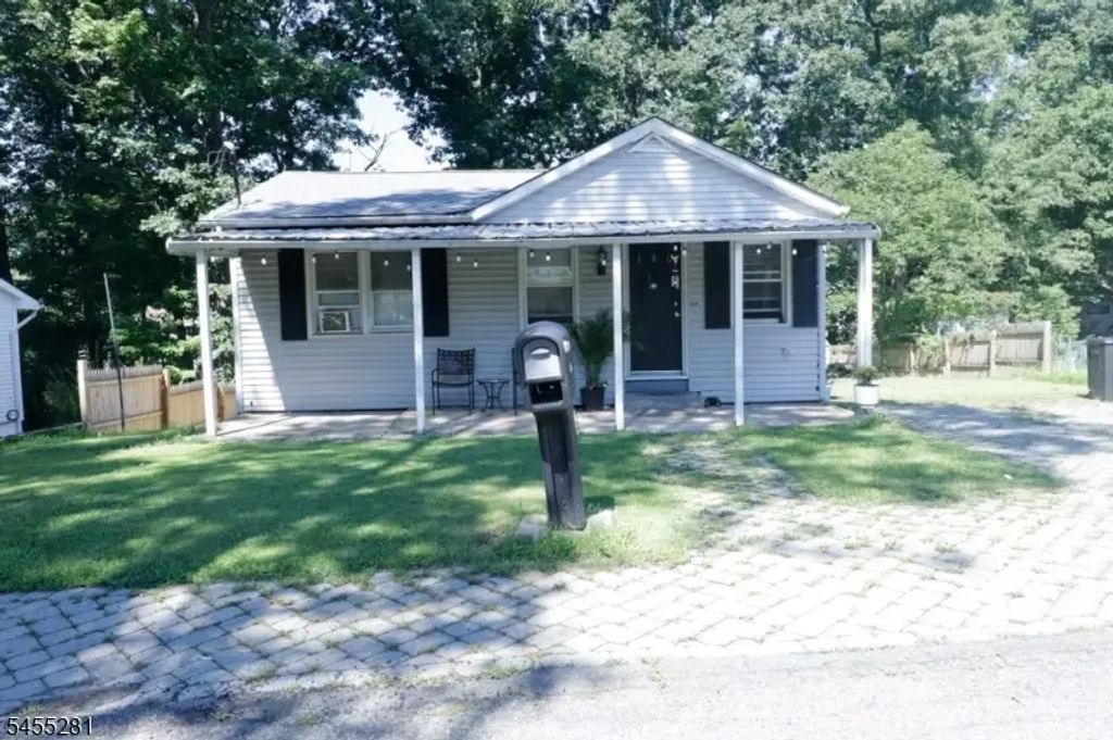 106 Idalroy Trl, Hopatcong Boro