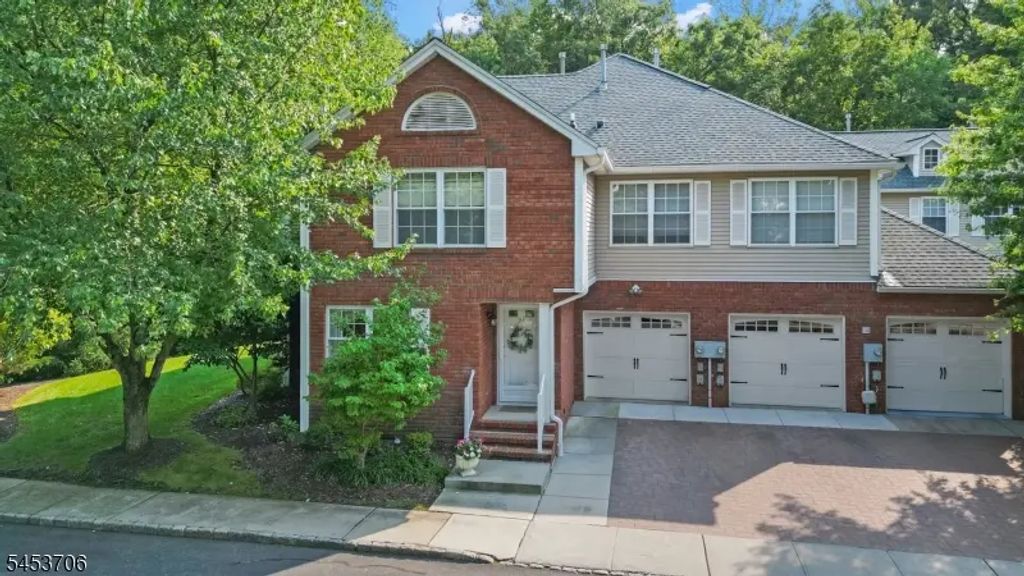 21 Berkeley Square Condo, Berkeley Heights Twp.