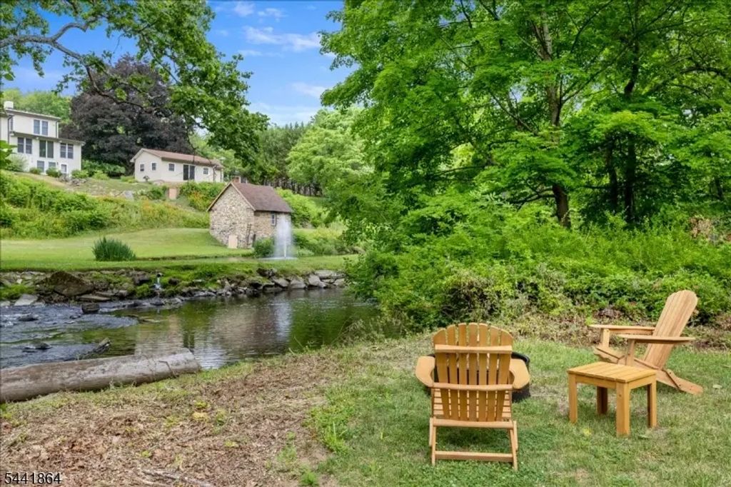 161 Musconetcong River Rd, Lebanon Twp.
