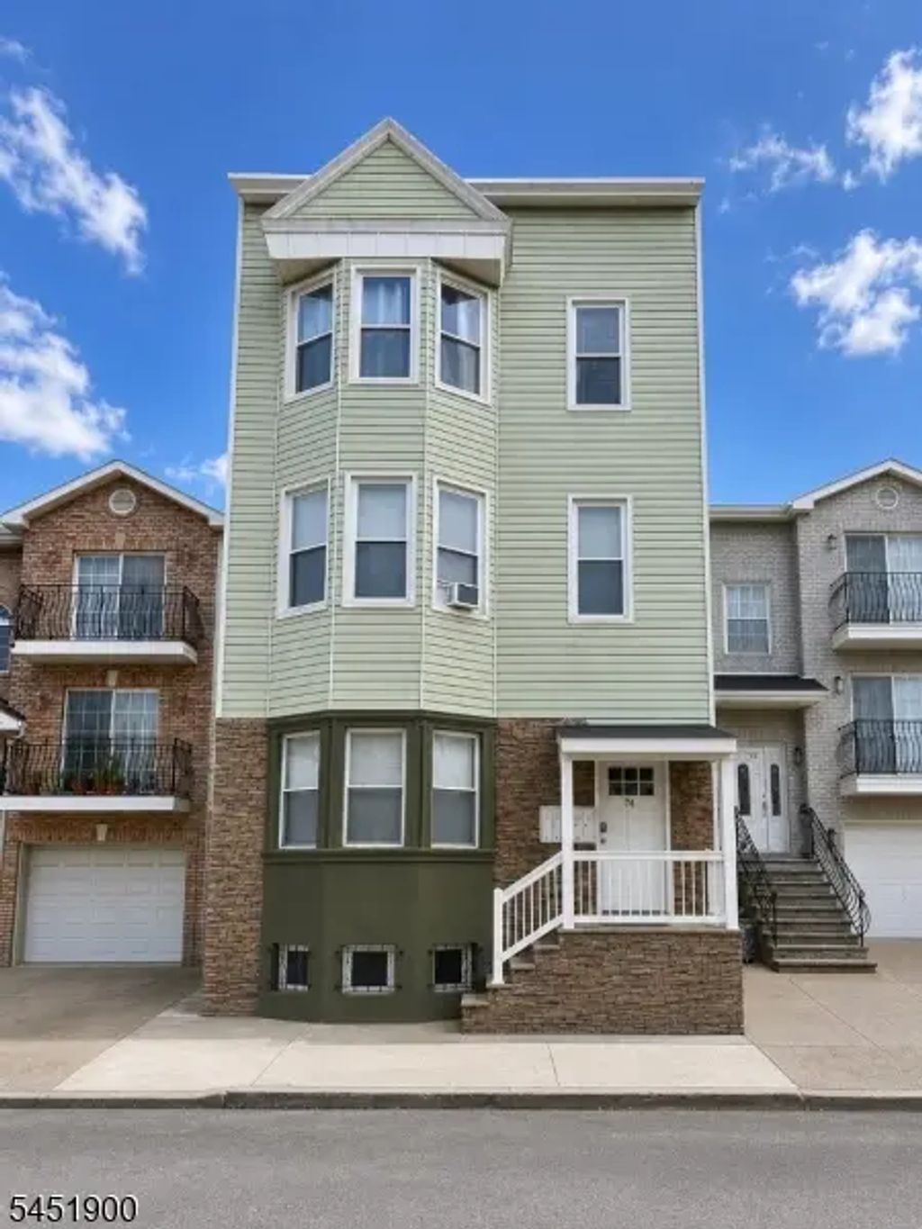 74 Chambers St, Newark City
