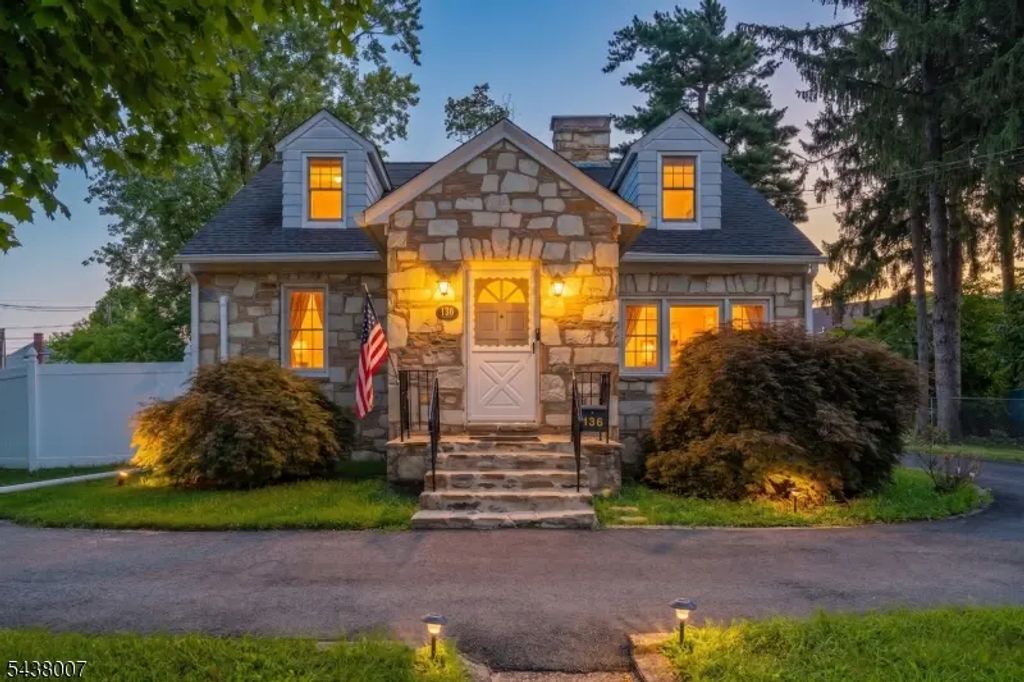 136 Glendale Dr, Ewing Twp.