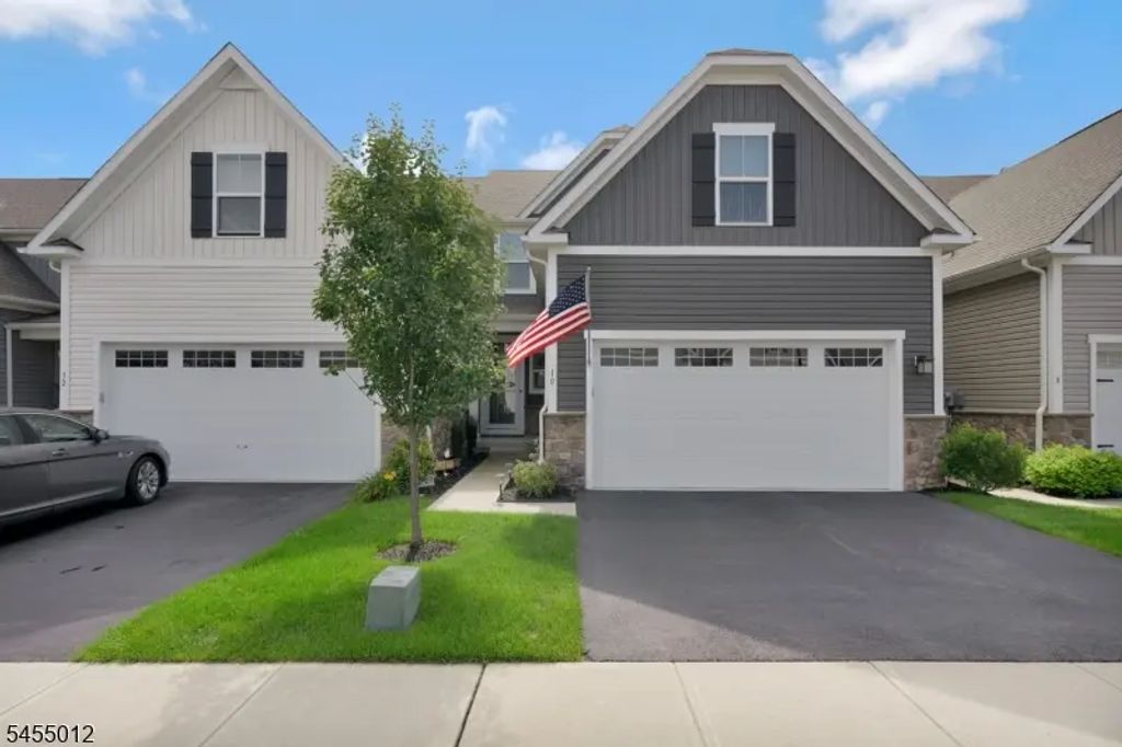 10 Red Shoulder Ln, Washington Twp.
