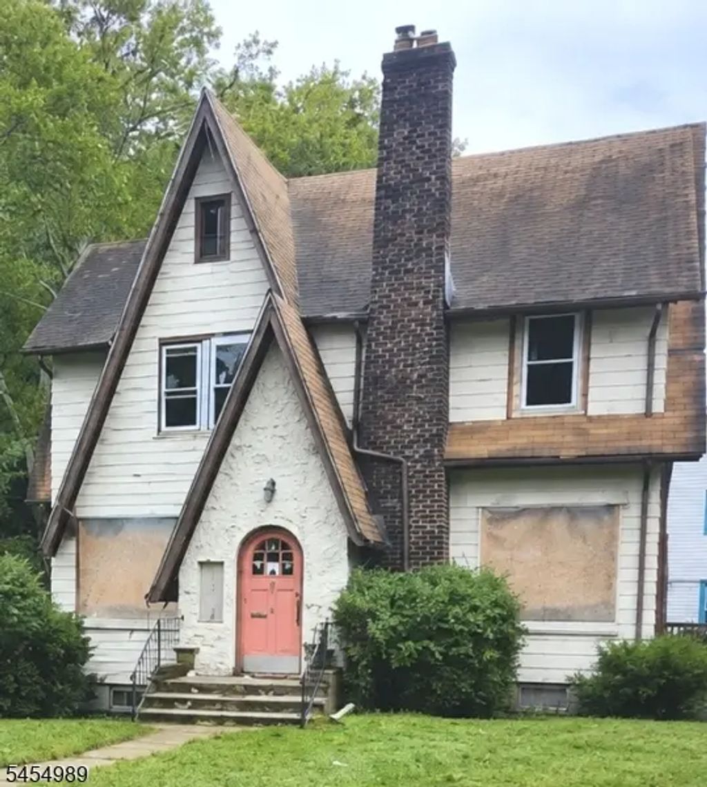 52 Hillside Ave, West Orange Twp.