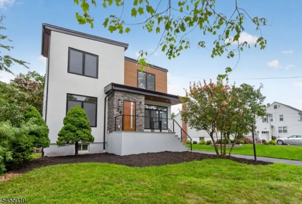 34 Amelia Ave, Livingston Twp.