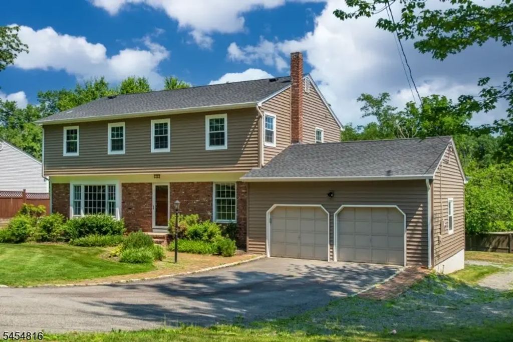 107 Spring Brook Rd, Morris Twp.