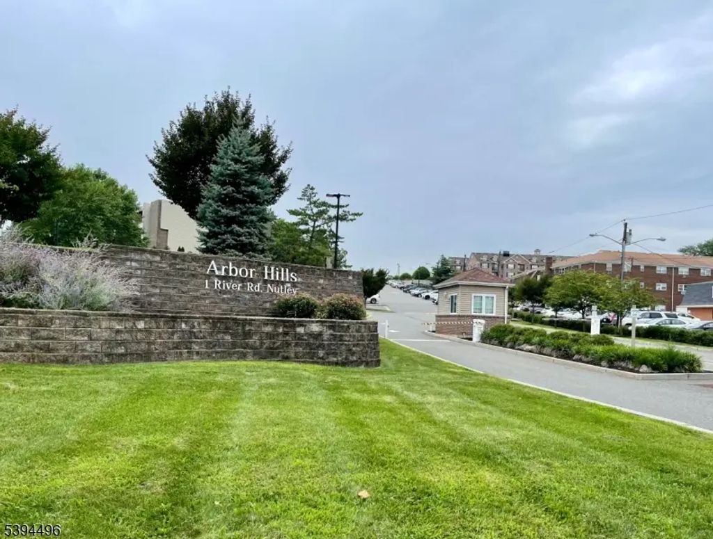 19 River Road, Nutley Twp.