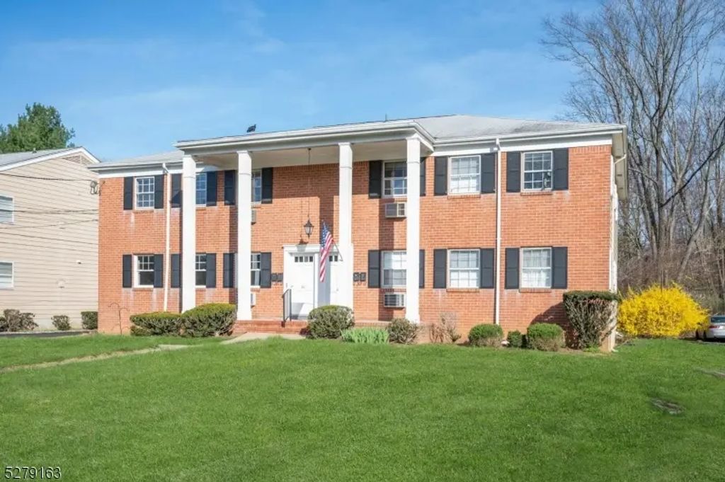 80 E Main St, Mendham Boro