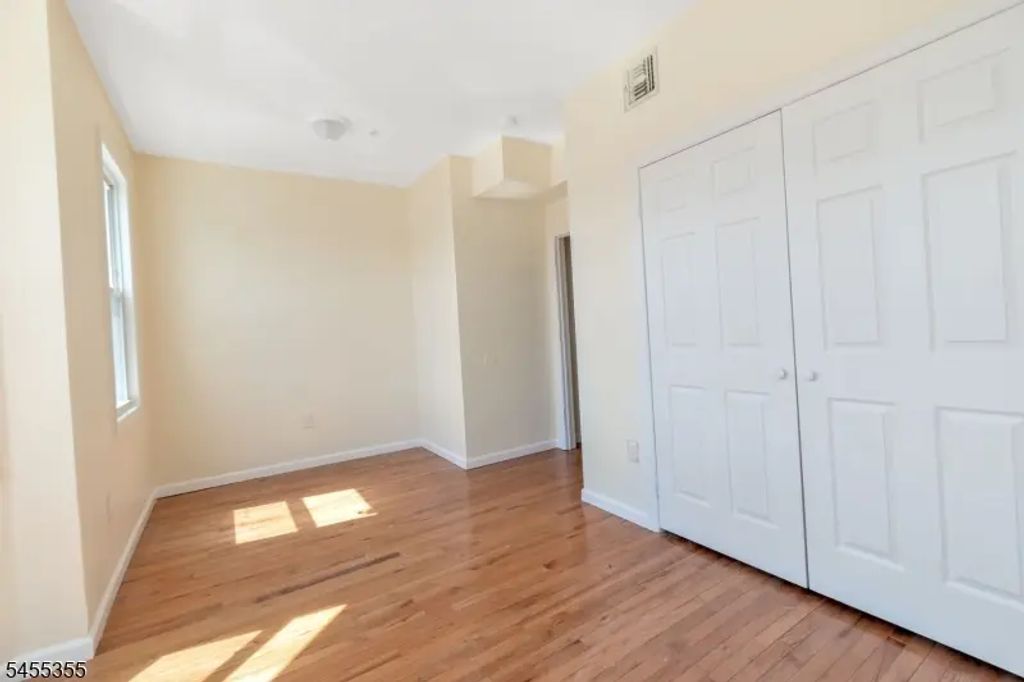 383 Central Ave, Newark City