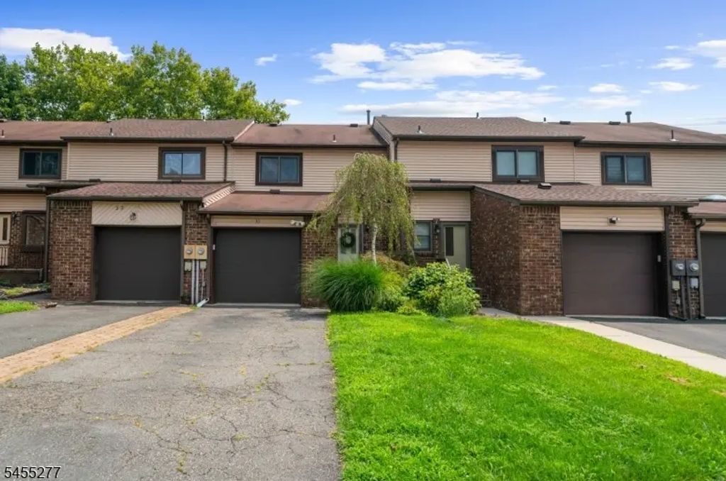 35 Chelsea Cir, Raritan Twp.