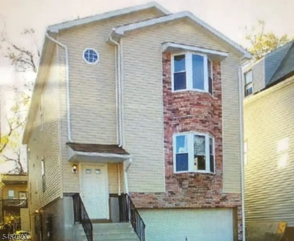 26 Cambridge St, East Orange City