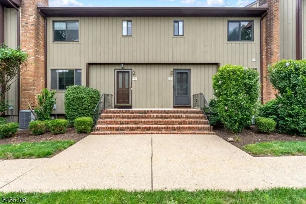 38 Park St, Florham Park Boro