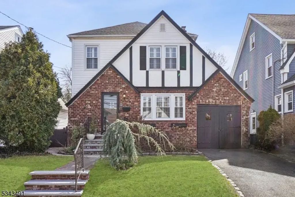 12 Mountain Ave, Bloomfield Twp.
