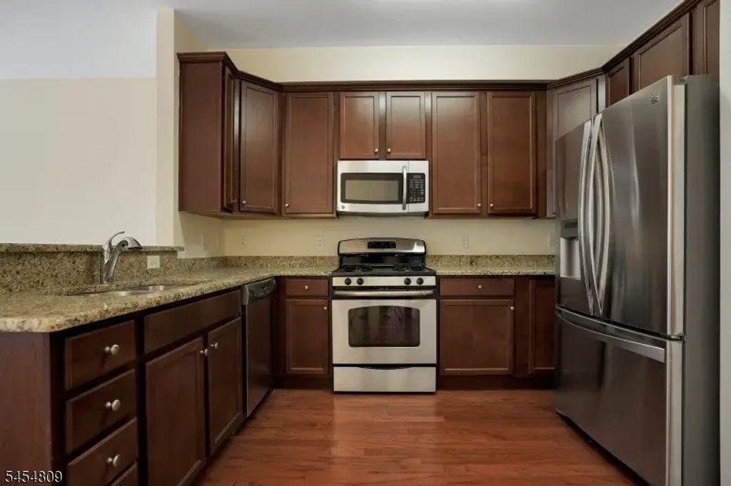 308 Rotando Way, Morris Plains Boro