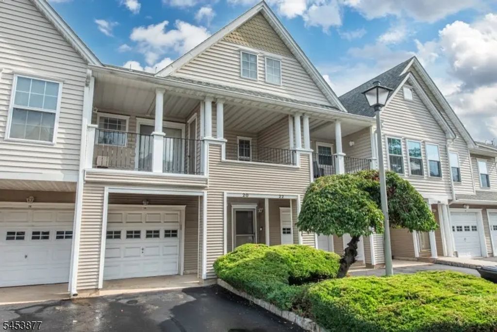 20 Collura Ln, Clifton City