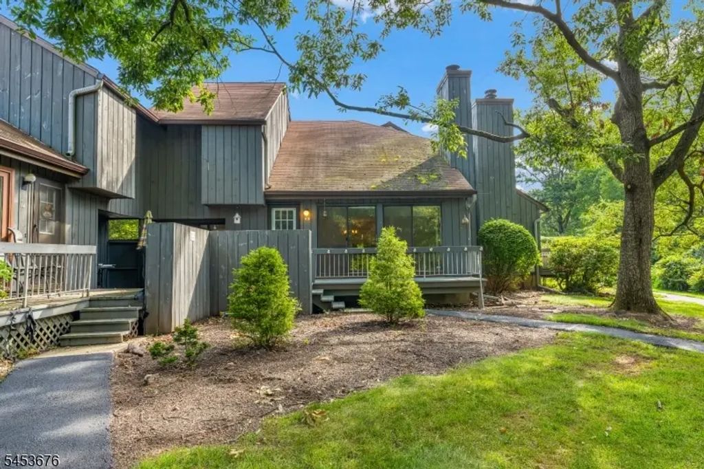 299 Gemini Dr, Hillsborough Twp.