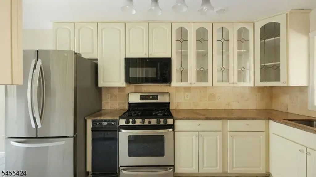 851 Princeton Ct, Branchburg Twp.