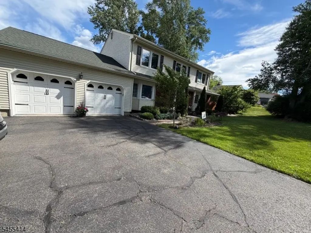 73 S Hillside Ave, Roxbury Twp.