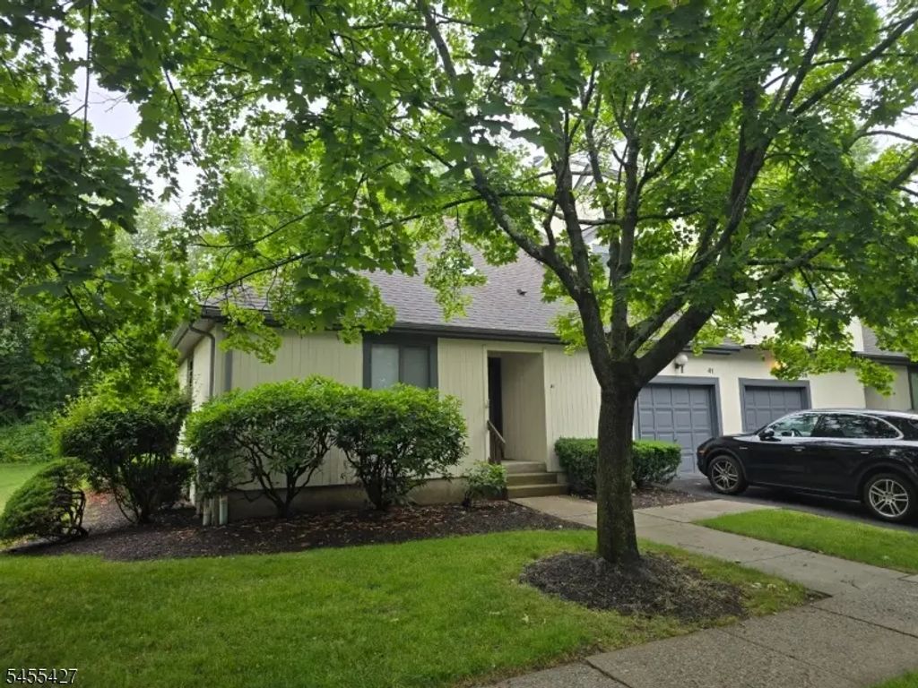 41 Arbor Cir, Bernards Twp.