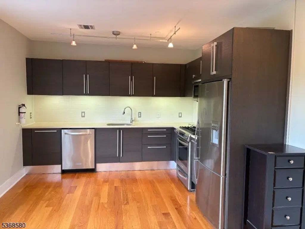 268 Main St, Unit 1, Madison Boro