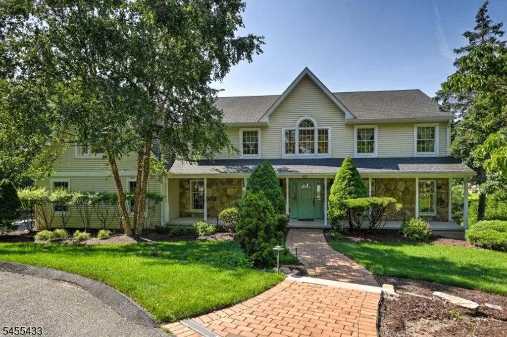 416 Hidden Valley Ct, Wyckoff Twp.