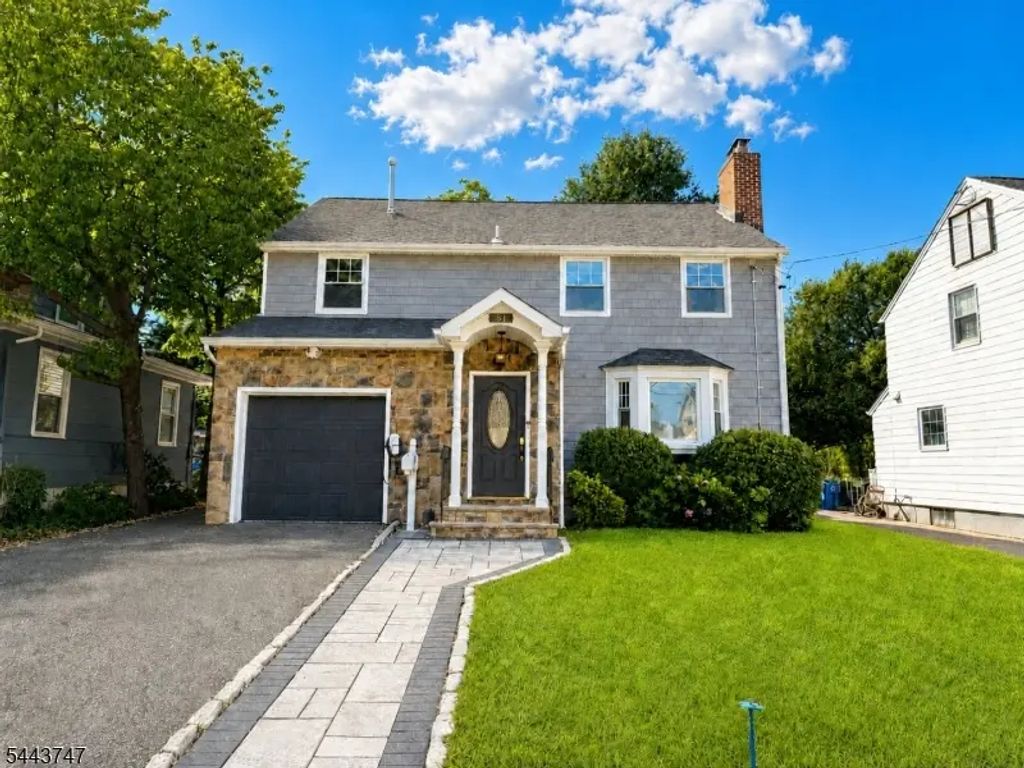 81 Hudson Ave, Maplewood Twp.