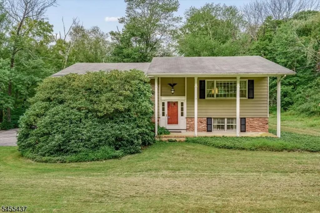 10 Longbridge Rd, Frankford Twp.