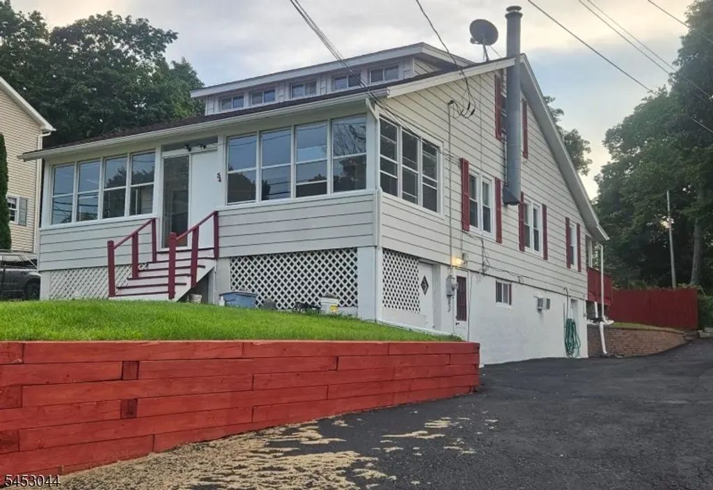 34 Outlook Ave, Mount Olive Twp.