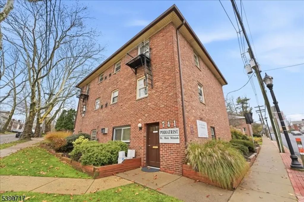741 Bloomfield Ave, Verona Twp.