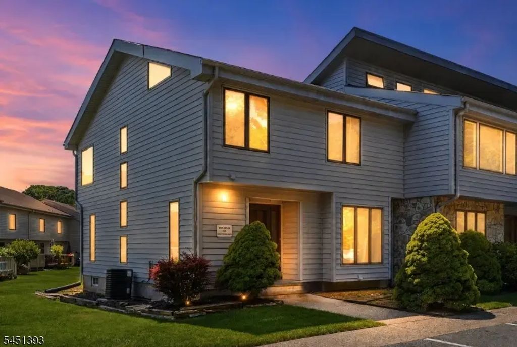 235 Cherokee Rd, Andover Twp.