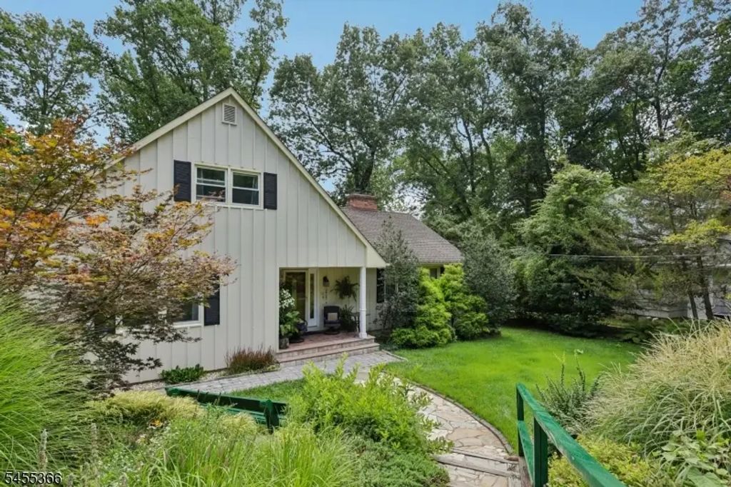 34 Forest Dr, Watchung Boro