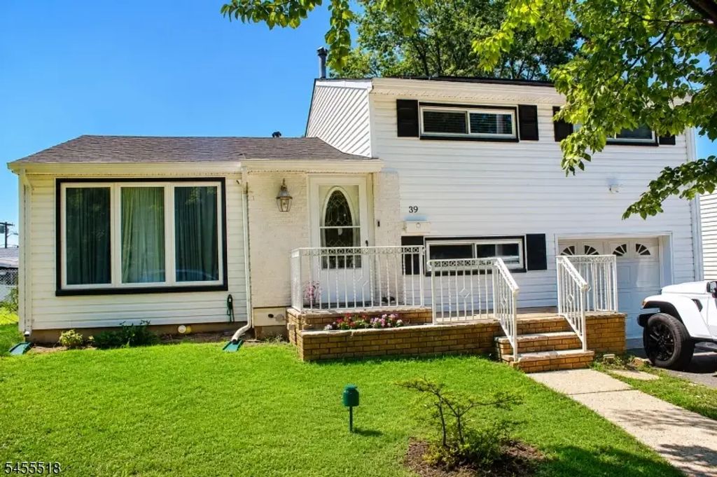 39 Florence Dr, Sayreville Boro