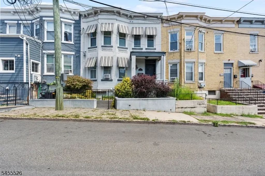 307 Henry St, Fairview Boro