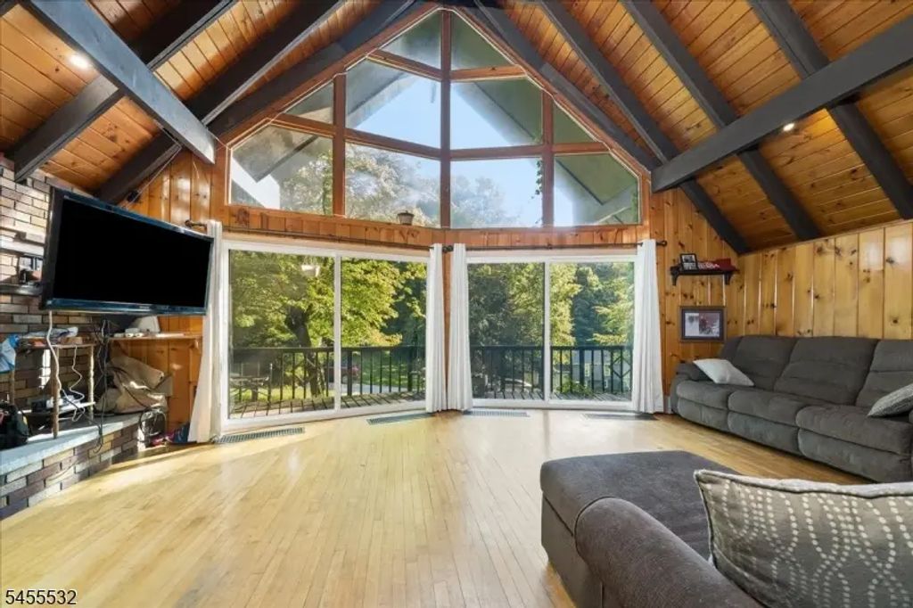 347 Rolling Ridge Rd, Montague Twp.
