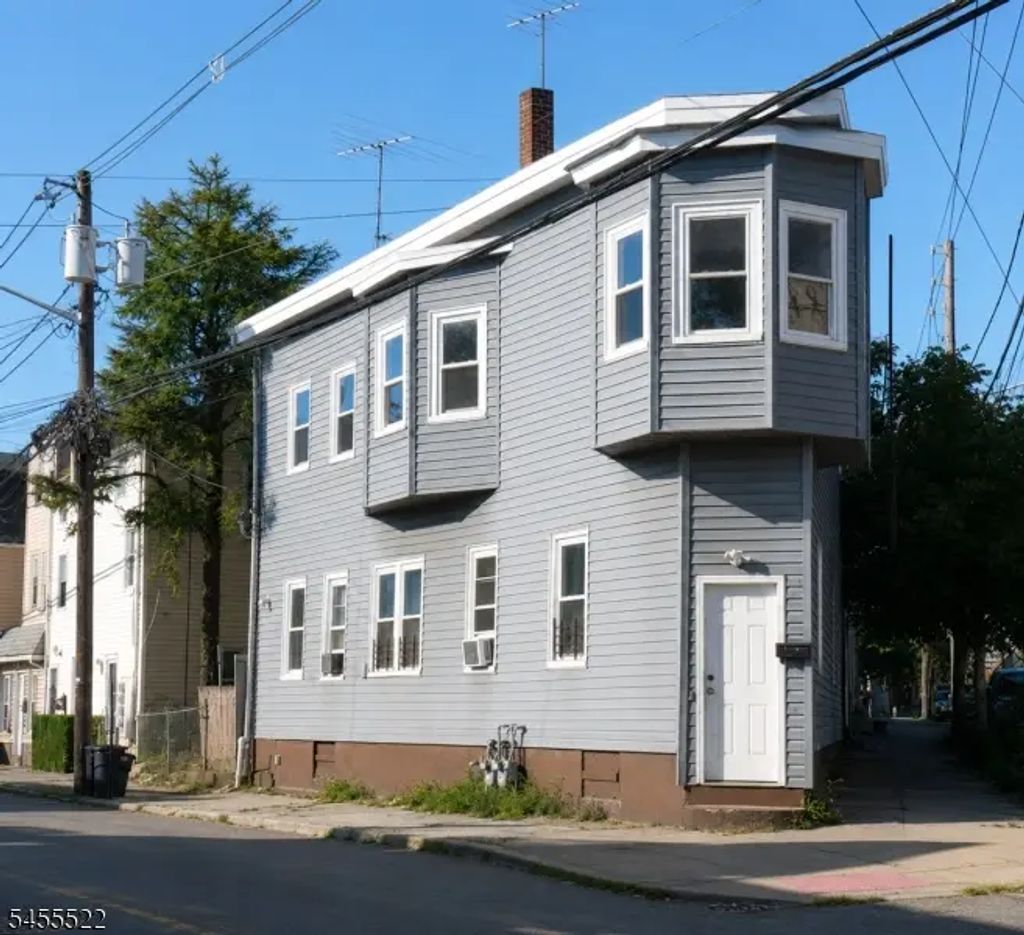 113 E Main St, Paterson City