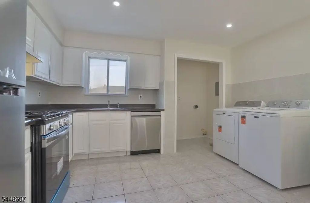 220 Astoria Pl, Union Twp.
