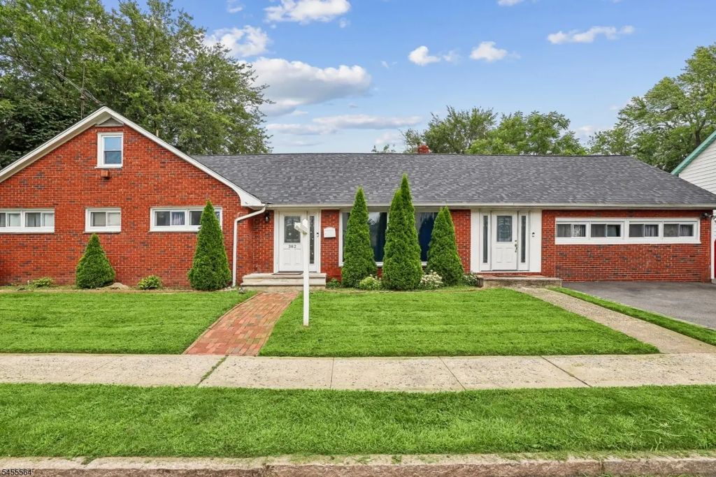 382 Amherst St, East Orange City
