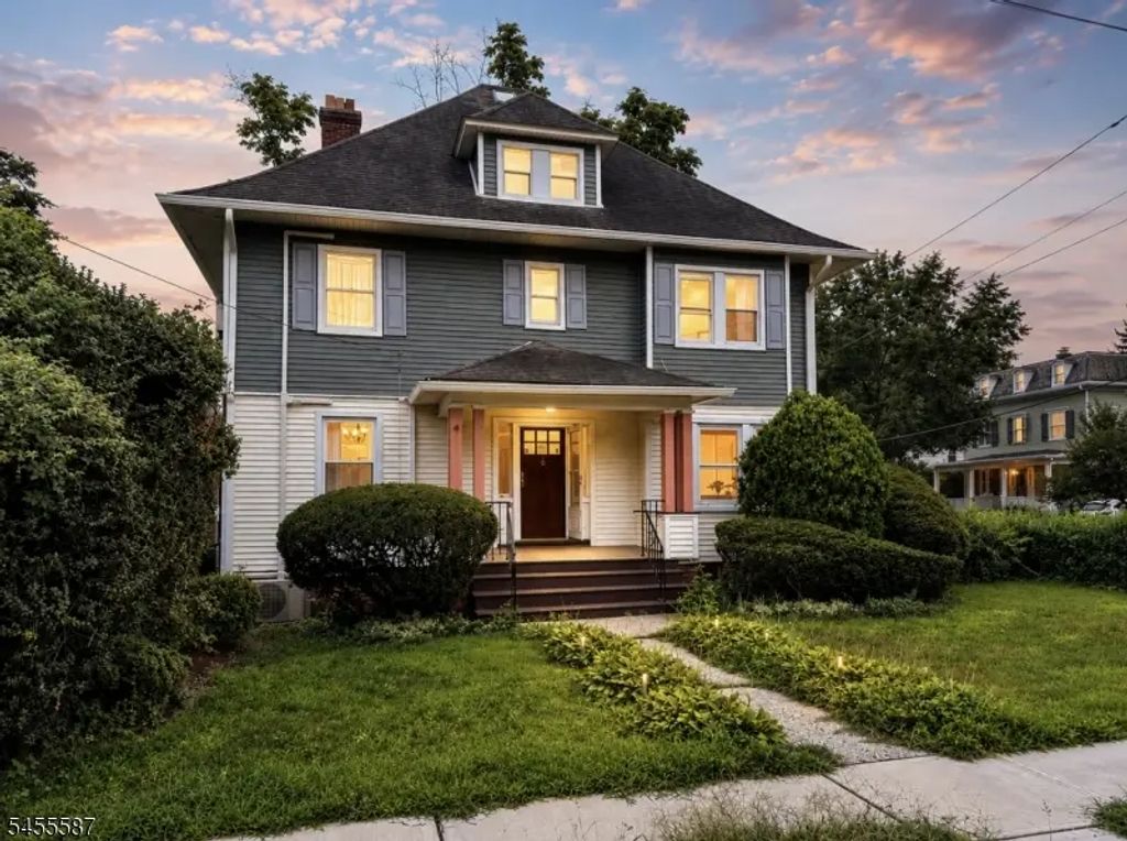 58 Osborne St, Bloomfield Twp.